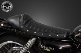 ST250E　スタッド付きカフェシート(タックロール)