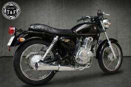 ST250E　スタッド付きフラットシート(バーチカル)