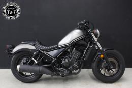 レブル250　スタッド付きガンファイターシート(タックロール)BK/BK