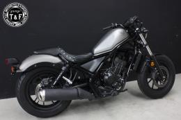 レブル250　スタッド付きガンファイターシート(バーチカル)BK/BK