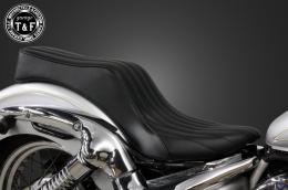 イントルーダーLC250　ダブルシート(バーチカル)