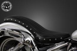 イントルーダーLC250　スタッド付きコブラシート(バーチカル)