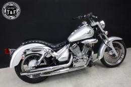 イントルーダーLC250　スタッド付きコブラシート(バーチカル)