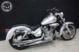 イントルーダーLC250　スタッド付きコブラシート(ダイヤ)