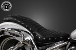 イントルーダーLC250　スタッド付きコブラシート(タックロール)