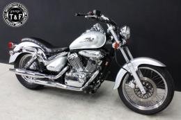 イントルーダーLC250　スタッド付きコブラシート(スムース)