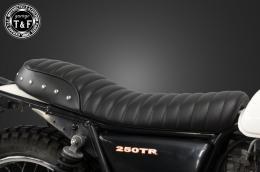 250TR　スタッド付きダブルシート(タックロール)