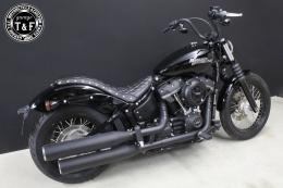 ソフテイル(SOFTAIL)2018年〜モデル用　スタッド付きコブラシート(ダイヤ)