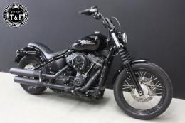 ソフテイル(SOFTAIL)2018年〜モデル用　スタッド付きコブラシート(バーチカル)