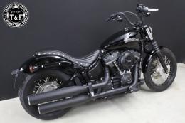 ソフテイル(SOFTAIL)2018年〜モデル用　スタッド付きコブラシート(バーチカル)