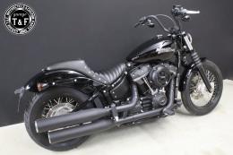 ソフテイル(SOFTAIL)2018年〜モデル用　スタッド付きガンファイターシート(タックロール)