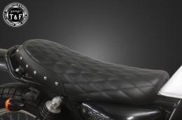 グラストラッカー250(キャブモデル専用)　スタッド付きショートフラットシート(ダイヤ)