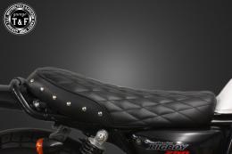 グラストラッカー250(キャブモデル専用)　スタッド付きショートフラットシート(ダイヤ)