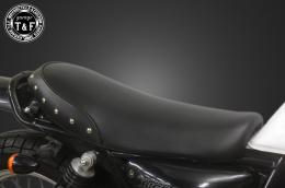 グラストラッカー250(キャブモデル専用)　スタッド付きショートフラットシート(スムース)