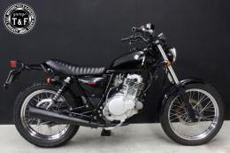 グラストラッカー250(キャブモデル専用)　ショートフラットシート(タックロール)