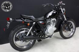 グラストラッカー250(キャブモデル専用)　スタッド付きツーリングシート(タックロール)