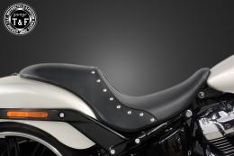 ソフテイルブレイクアウト(2018〜2024年)　スタッド付きガンファイターシート(スムース)