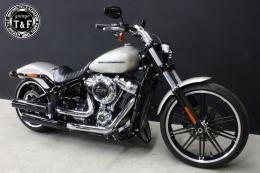 ソフテイルブレイクアウト(2018〜2024年)　シングルシート(タックロール)