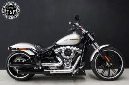 ソフテイルブレイクアウト(2018〜2024年)　スタッド付きシングルシート(スムース)