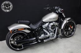 ソフテイルブレイクアウト(2018〜2024年)　ピリオンシート(ダイヤ)